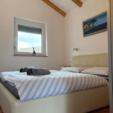Maja Apartamento Dobrinj