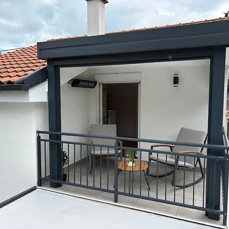 Maja Apartamento *